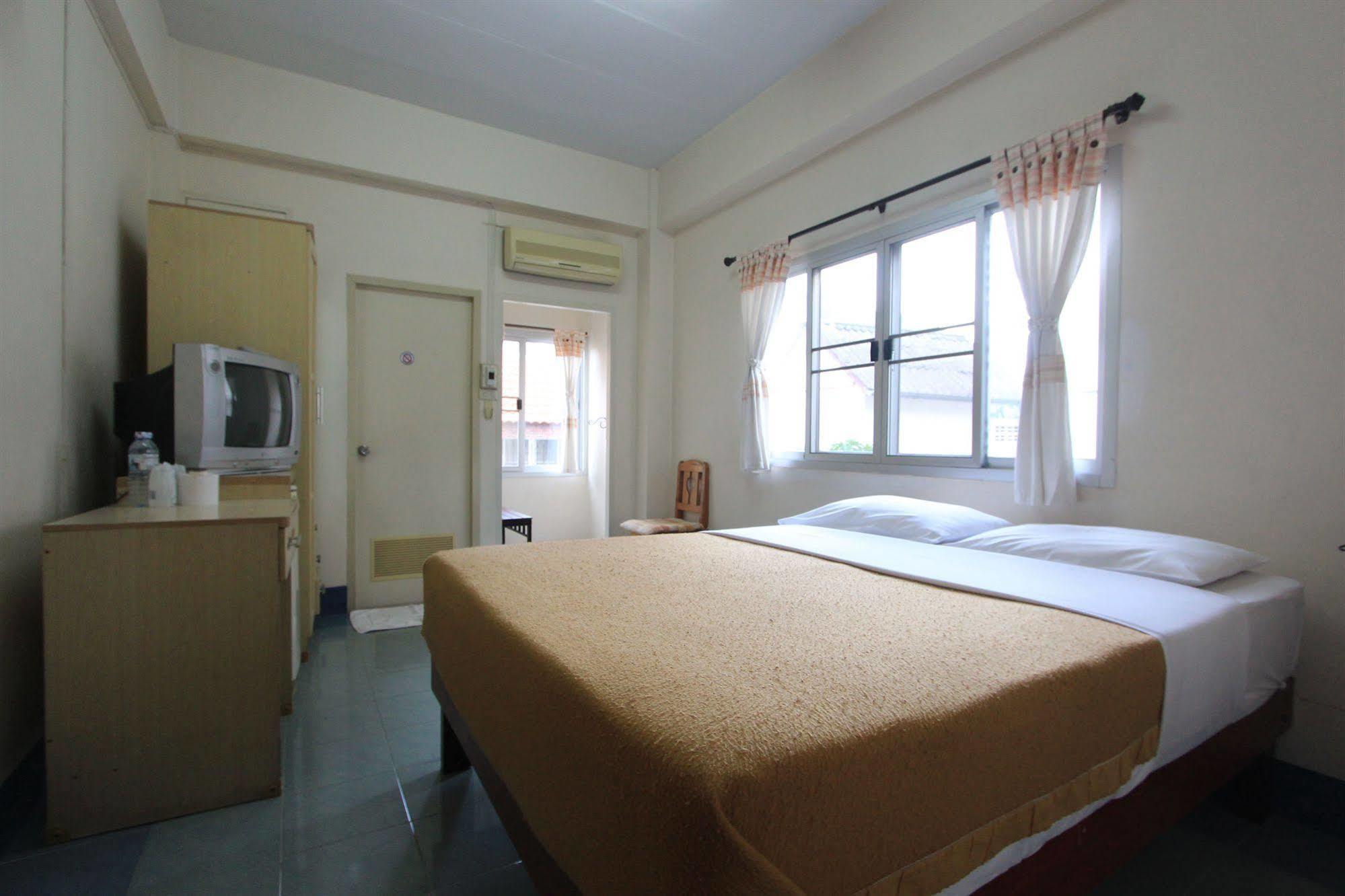 Manee Cool Mueang Otel Chiang Mai Dış mekan fotoğraf