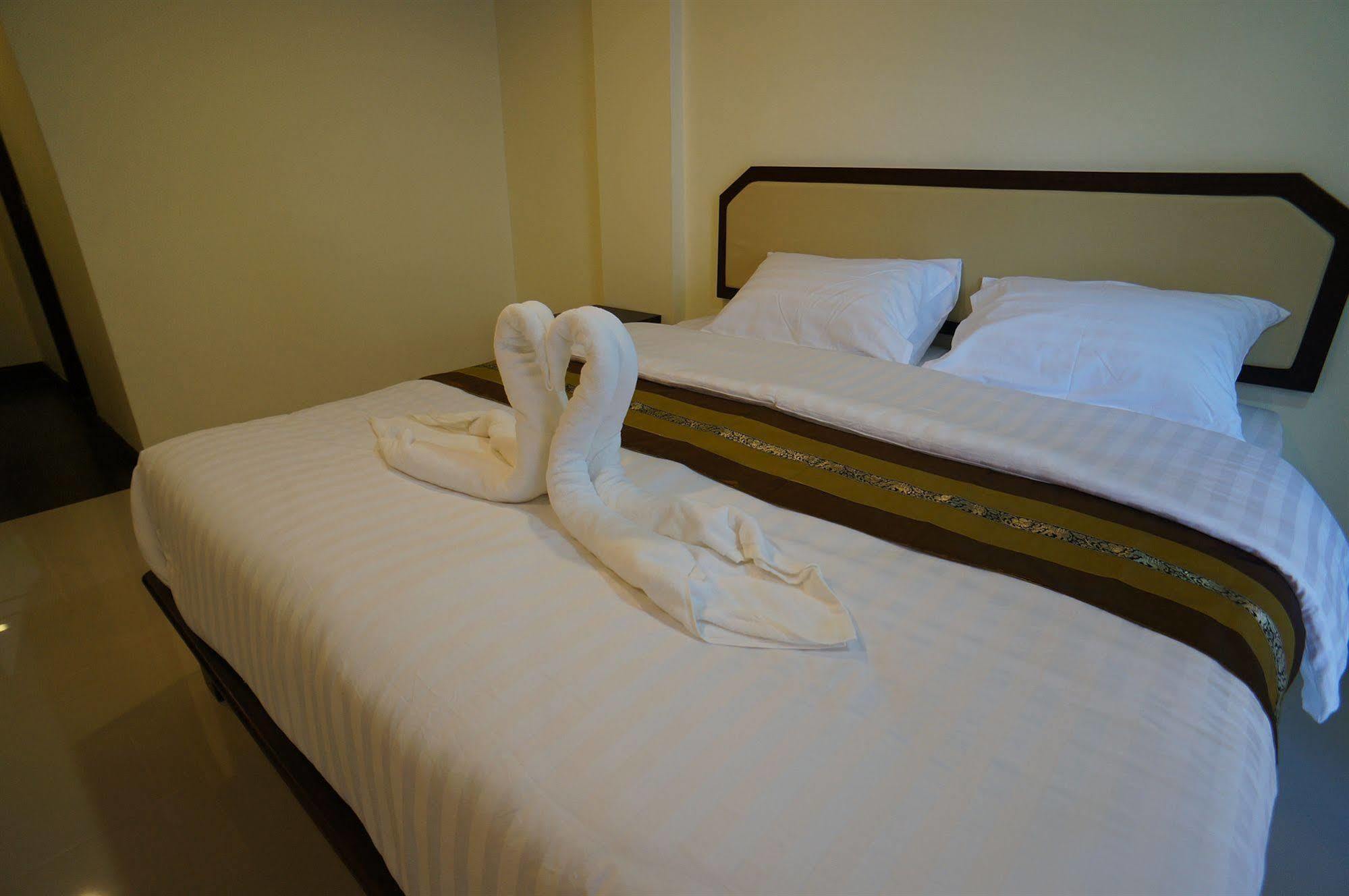 Manee Cool Mueang Otel Chiang Mai Dış mekan fotoğraf