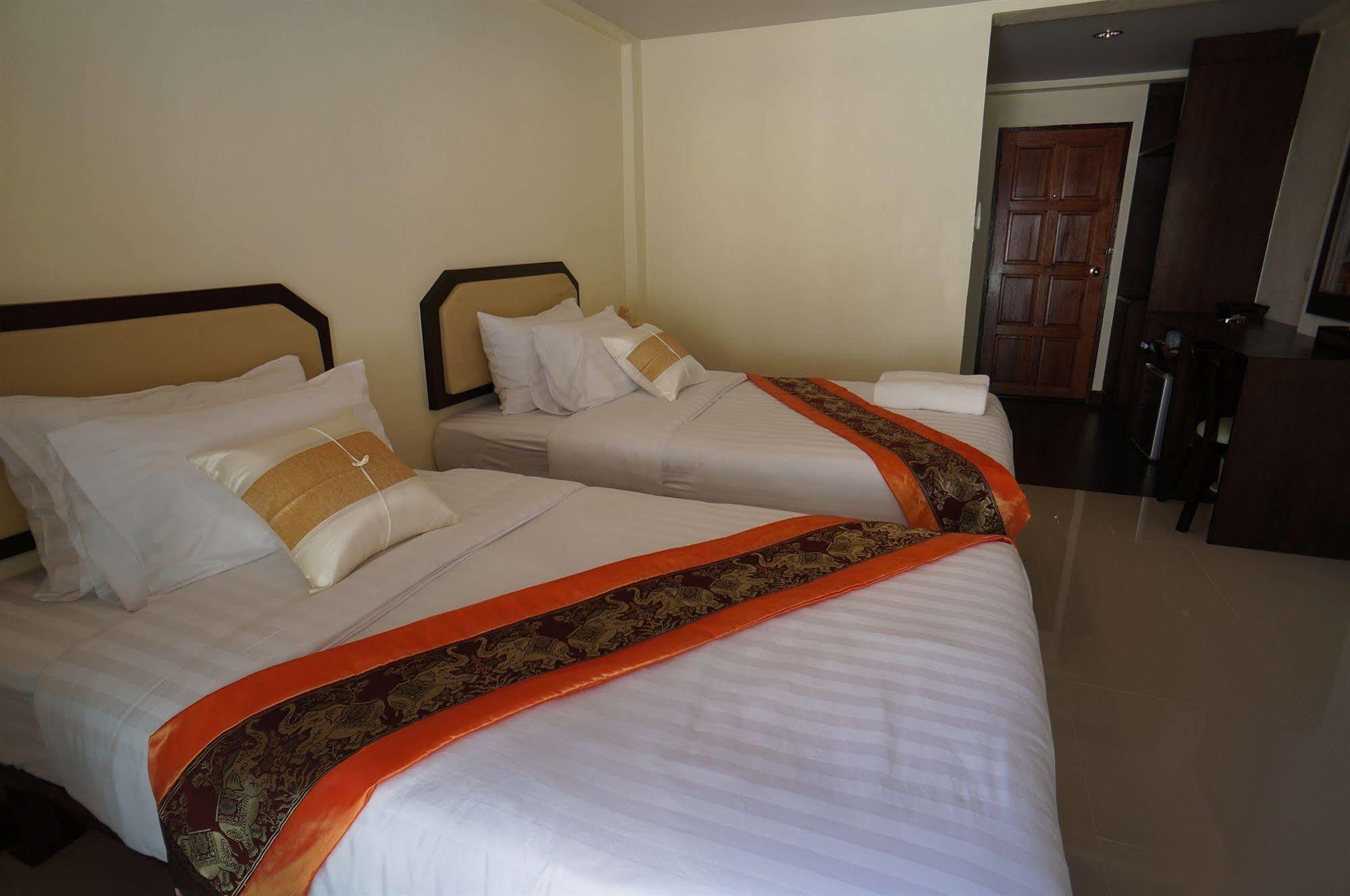 Manee Cool Mueang Otel Chiang Mai Dış mekan fotoğraf